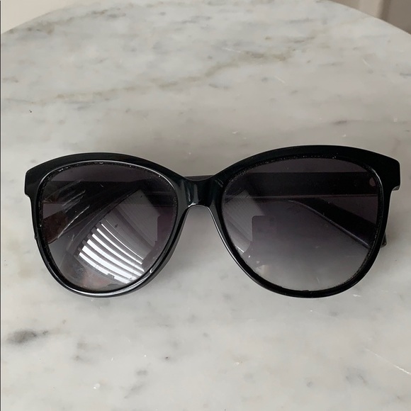 Marc by Marc Jacobs || Cateye Sunglasses - Picture 3 of 3